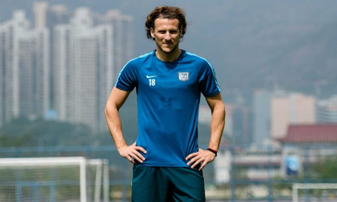 diego-forlan-kitchee-