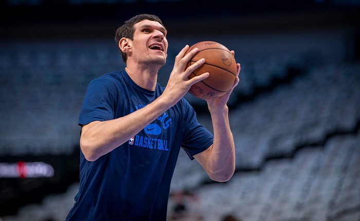 VIDEO) Boban Marjanovic spends more time with a tracksuit than a basketball  - Basketball Sphere