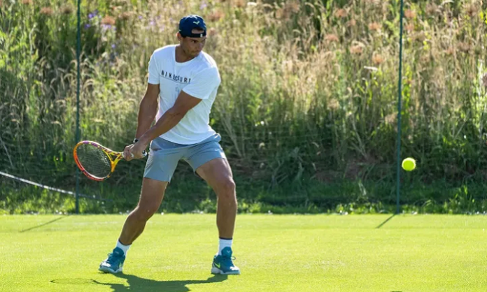 Rafael-Nadal-practices-on-grass-2022-Wimbledon