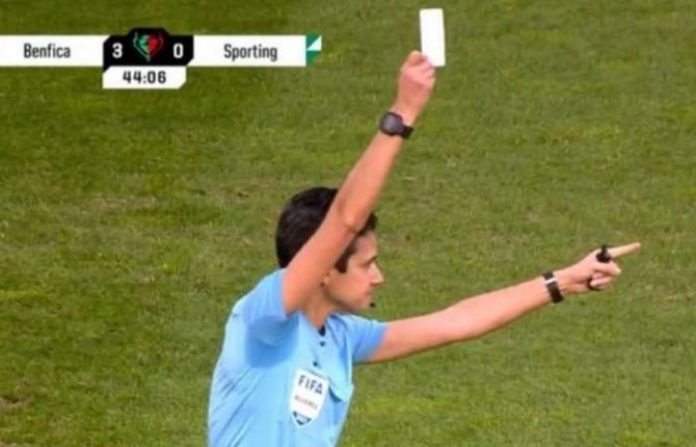 benfica-sporting white card